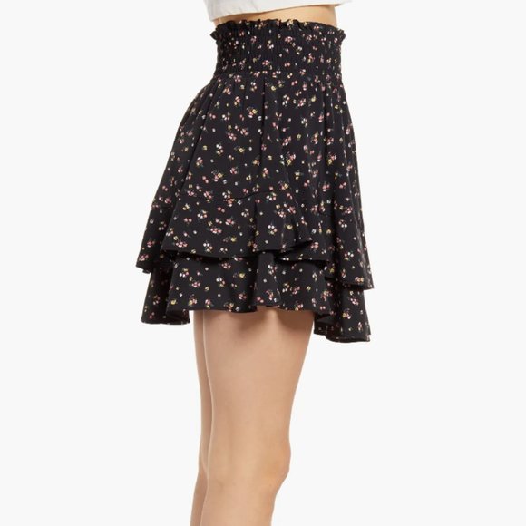 Socialite Floral Print Tiered Miniskirt - Medium - Black - Picture 4 of 6